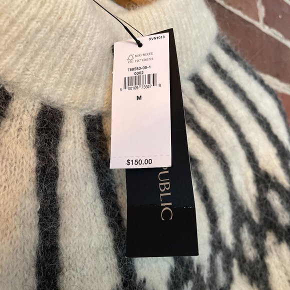 Banana Republic Fair Isle Mock-Neck Sweater in Transition Cream, NWT size Medium - Picture 3 of 7